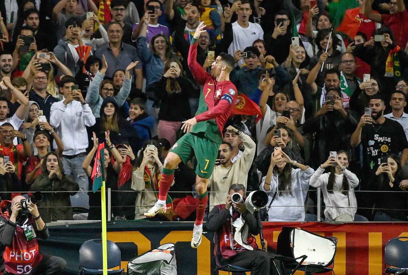 PORTUGAL VENCIÓ A ESLOVAQUIA CON UN DOBLETE DE CRISTIANO Y SE CLASIFICÓ A LA EURO 2024