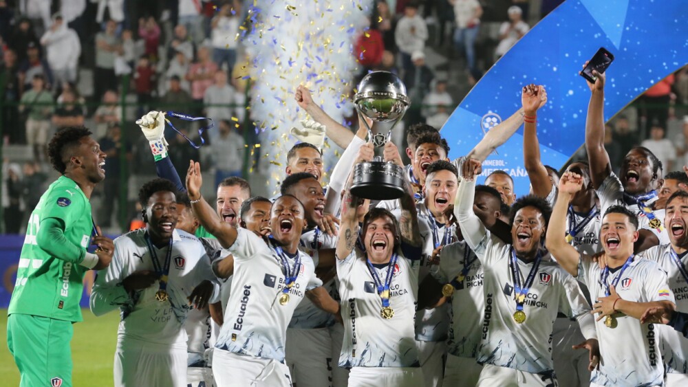 ¡LDU Y PAOLO GUERRERO CAMPEONES DE LA SUDAMERICANA!