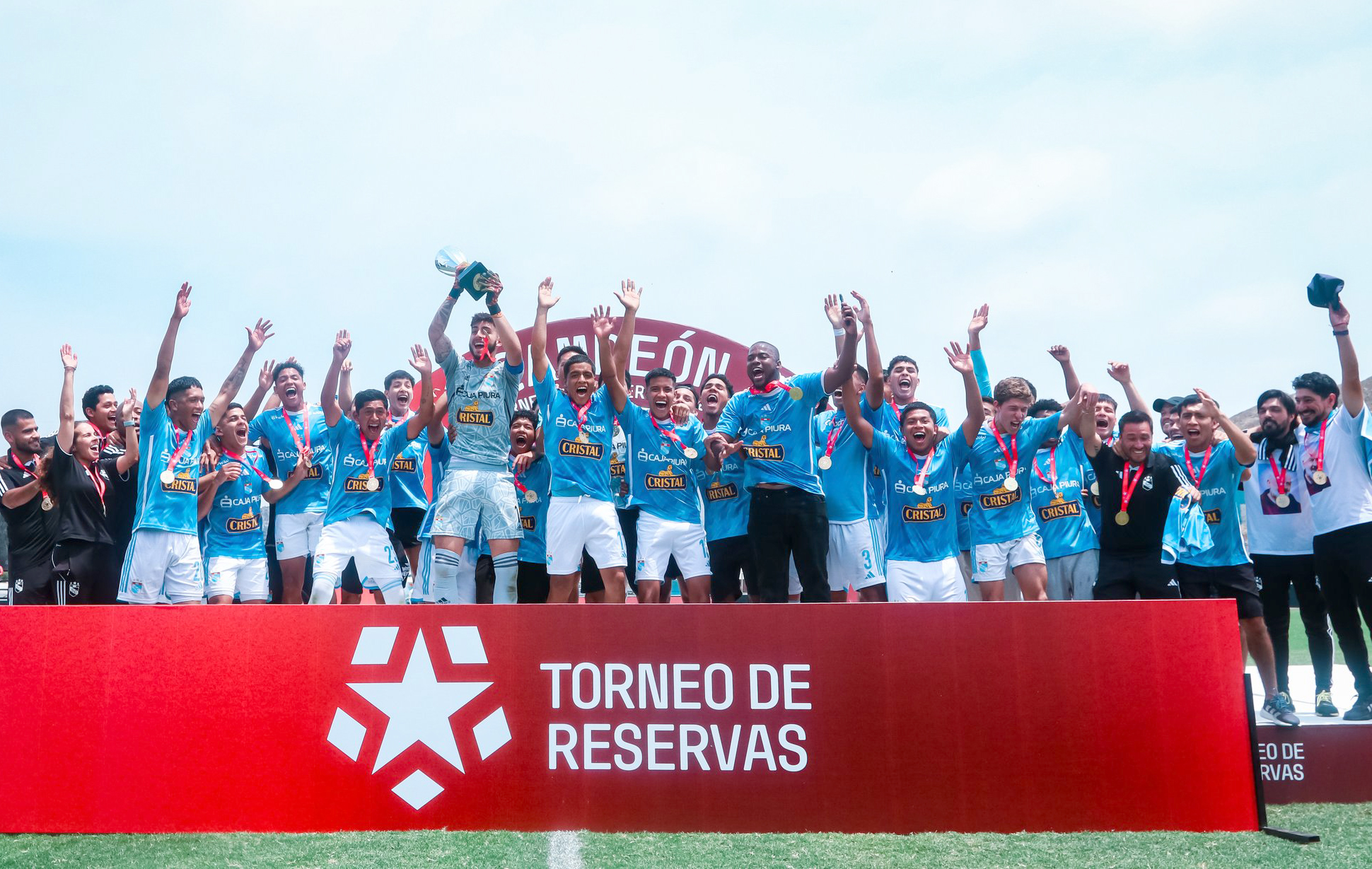 ¡SPORTING CRISTAL CAMPEÓN DEL TORNEO DE RESERVAS! VENCIÓ 3-1 A UNIVERSITARIO EN LA FLORIDA