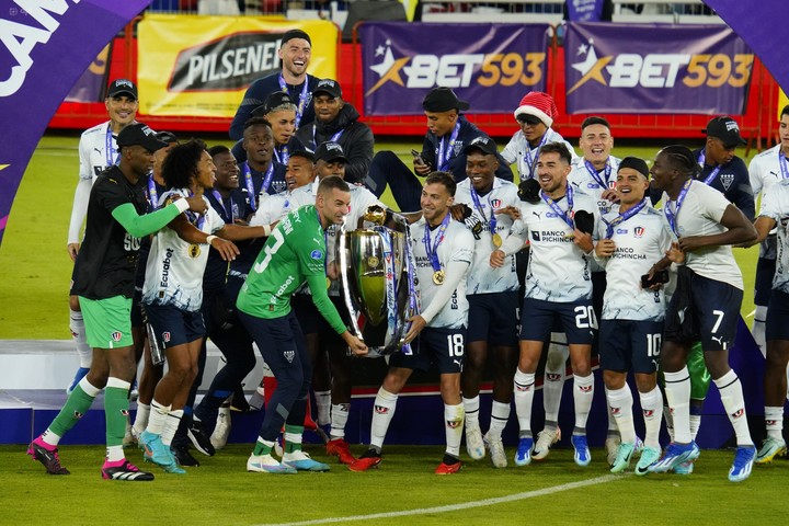 LDU CAMPEÓN DEL FÚTBOL ECUATORIANO CON PAOLO GUERRERO