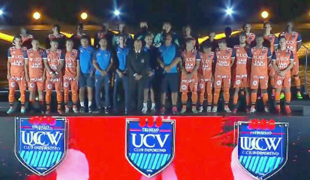 César Vallejo presentó oficialmente a su plantel en la ‘Noche Poeta’