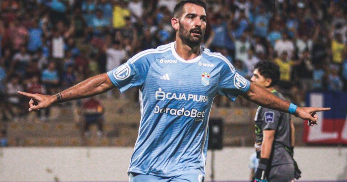 Con hat-trick de Cauteruccio, Cristal goleó por 4-0 a Mannucci