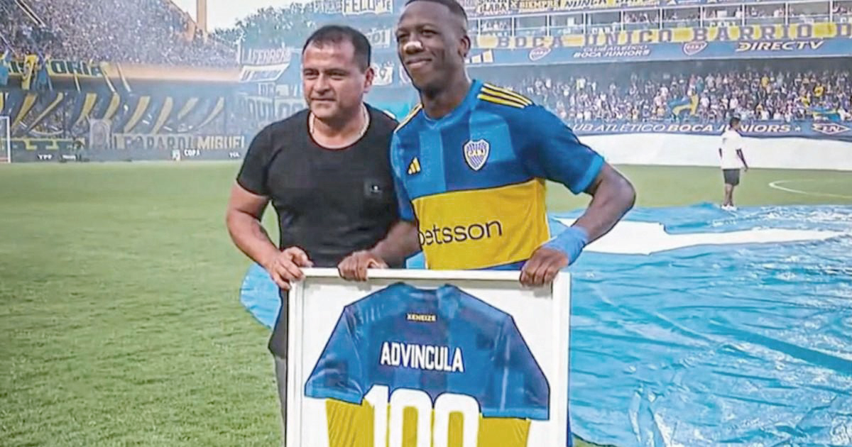 Advíncula recibió homenaje por llegar a los 100 partidos con Boca Juniors
