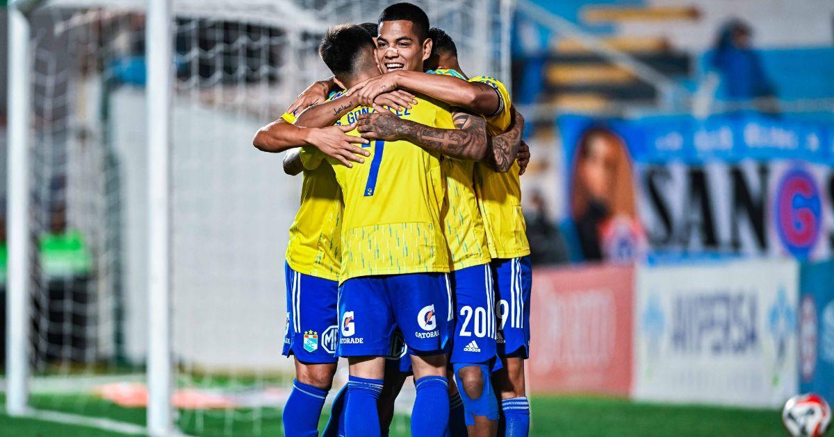 Sporting Cristal derrotó 3-2 a Garcilaso y es líder del Apertura