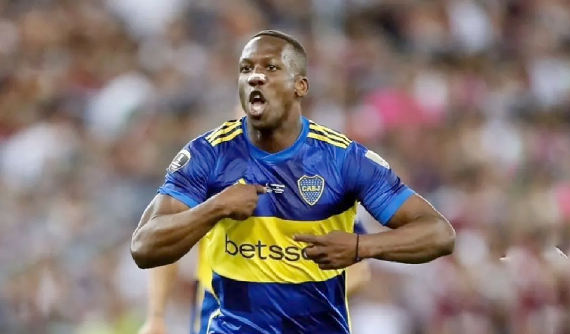 Luis Advíncula tiene todo arreglado para renovar con Boca Juniors