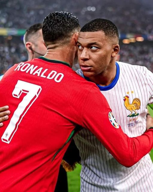 SE ENFRENTARON 2 GRANDES DEL FUTBOL
