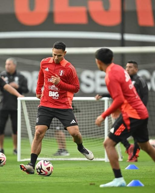 LA SELECCIÓN PERUANA SIGUE ENTRENANDO EN LA VIDENA
