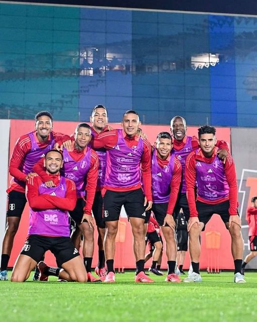 LA SELECCIÓN PERUANA SIGUE ENTRENANDO Y QUEDO CONCENTRADA PARA SU PARTIDO FRENTE A BRASIL