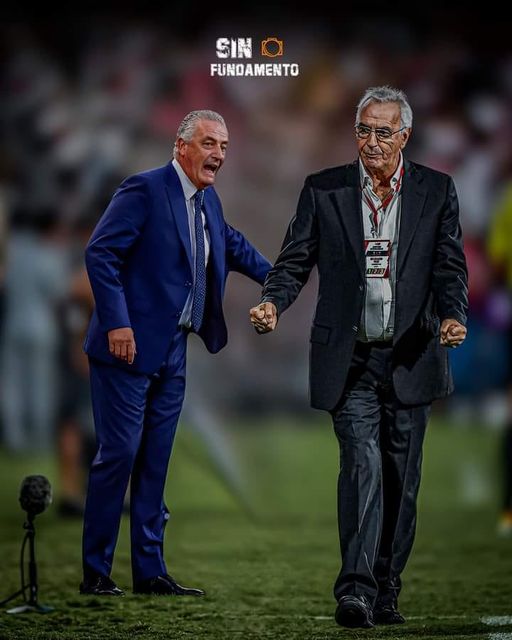 GUSTAVO ALFARO EL TECNICO QUE DEJAMOS IR Y HOY ESTA A PUNTO DE LLEVAR A PARAGUAY AL MUNDIAL