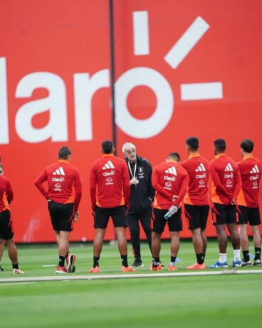 LA BICOLOR SIGUE ENTRENANDO EN LA VIDENA
