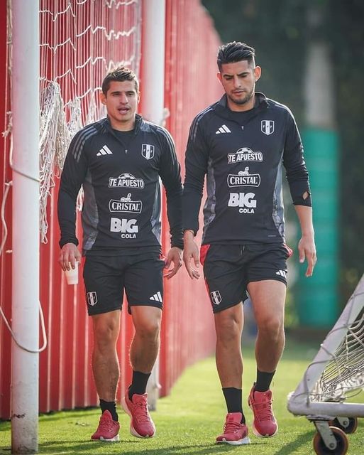LA SELECCIÓN PERUANA YA ENTRENA EN LA VIDENA CON MIRAS A SU PARTIDO CON CHILE